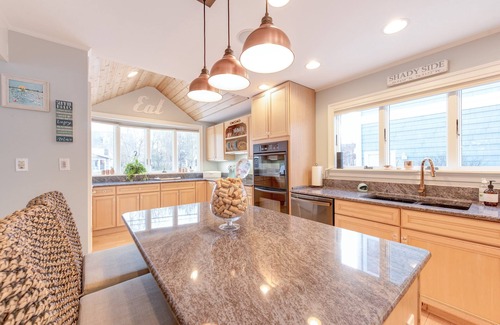 Shady Side House | "PIER JOY!" - 3BR WATERFRONT HOME W/PRIVATE DOCK