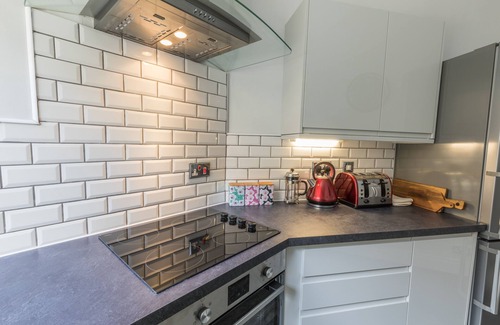 Totland Bay Apartment | Pier View Apartment, luxury sleeps 6 in 3 bedrooms