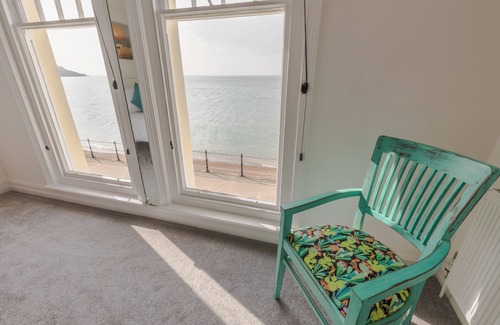 Totland Bay Apartment | Pier View Apartment, luxury sleeps 6 in 3 bedrooms