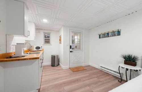 Sylvan Beach Apartment | `Pier View Flat`–2 Full Beds NEW