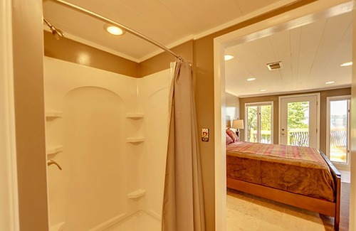 Dandridge Cabin | Pigeon Forge - The Lake House - 10 Bedroom - Sleeps 32