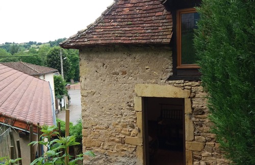 Saint-Maurice-les-Chateauneuf House | Pigeonnier du 18ème : un Cocon Dans la Verdure