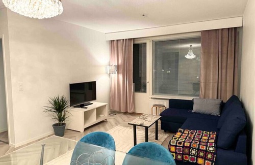 Koillinen District Apartment | Pihlajisto 7th floor with view, free parking