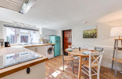 Woodbridge House | Pike Perch