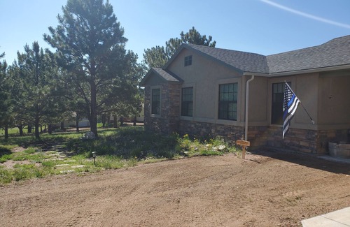 Florissant Apartment | Pikes Peak, Cripple Creek, Col. Springs, Breckenridge, Fossil beds, mountains
