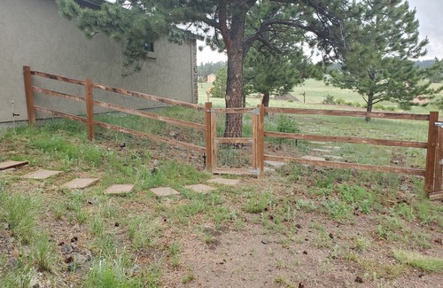 Florissant Apartment | Pikes Peak, Cripple Creek, Col. Springs, Breckenridge, Fossil beds, mountains