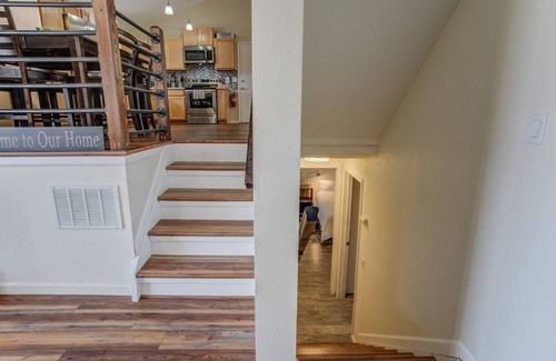 Northeast Colorado Springs Condo | Pikes Peak Views Usaf Academy Dog-friendly