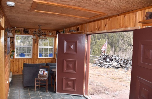 Cripple Creek Cabin | Pikes Peak’s Sentinel Point, Starlink, WiFi, YouTube Tv, Divide, Woodland Park
