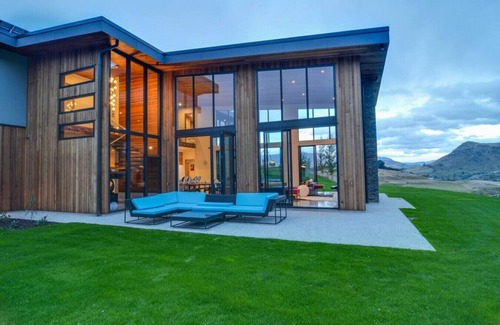 Dalefield House | Pikorua Hosted By NZSIR Luxury Rental Homes