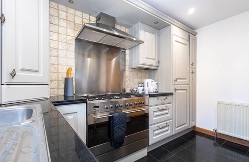 Walkden Apartment | Pillo Rooms - Abbey Lodge