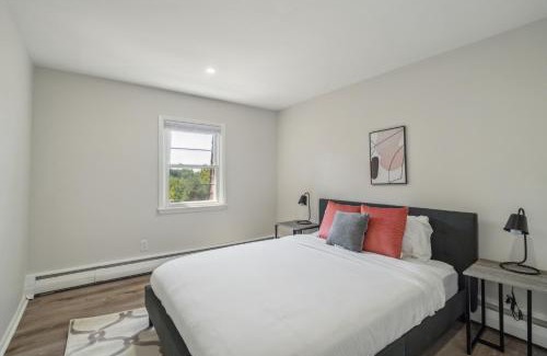 Newark Apartment | Pine Brook 908 I Lovely 2bd Spacious Apartment