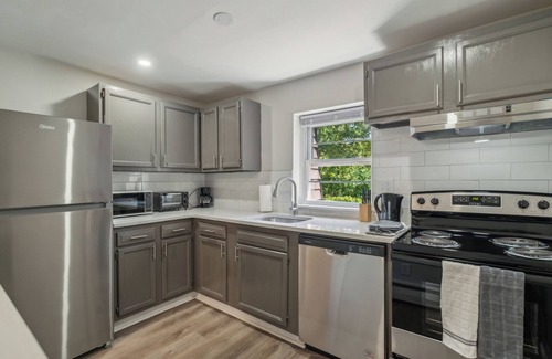 Newark Apartment | Pine Brook 908 I Lovely 2Bd Spacious Apartment