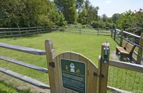 Newark Apartment | Pine Brook Apartments: Luxurious living in a stunning wooded setting