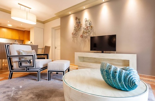 Olhos D'Agua Hotel | Pine Cliffs Suites