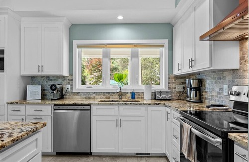 Old Town House | Pine Cone Cottage - Village of Pinehurst