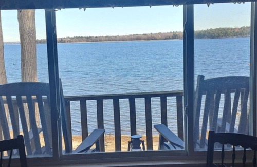 Plattsburgh Cabin | Pine Cottage at Heron Ledge