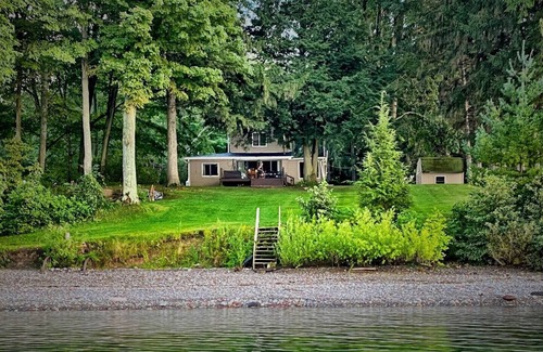 Sodus House | Pine Cottage - Beautiful direct lakefront cottage located in Sodus, NY, with full amenities.