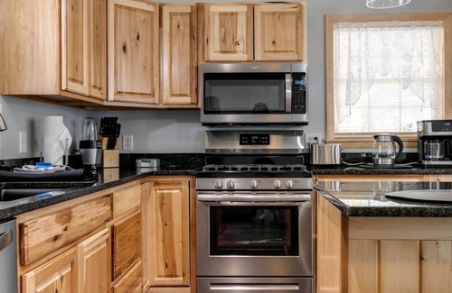 Galeton House | Pine Cottage-start your Endless Mt. adventure here