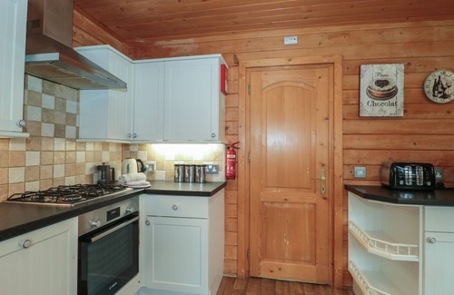 Swanage Cottage | PINE, family friendly, with hot tub in Swanage