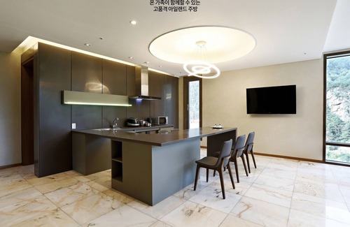 Jeongseon Apartment | Pine Forest