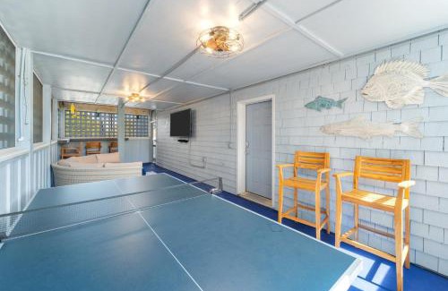 Pine Island House | Pine Island Perfection - 3min to beach with pool spa