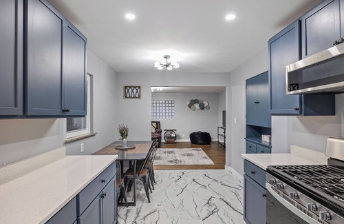 La Porte House | Pine Lake Escape - Hot Tub Home near Beach & Park