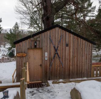 Glenmore Ski Chalet | Pine Marten Bar Glenmore Treehouse