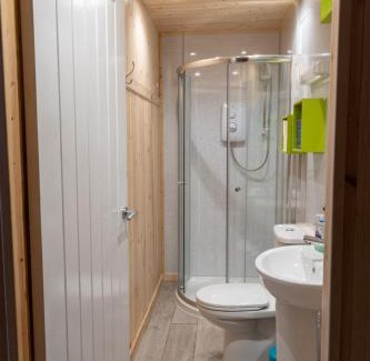 Glenmore Ski Chalet | Pine Marten Bar Glenmore Treehouse