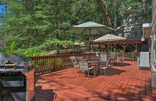 Groveland House | Pine Mountain Lake Haven w/Spacious Deck!