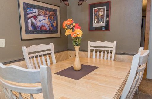 Four O'Clock House | Pine Ridge 11A