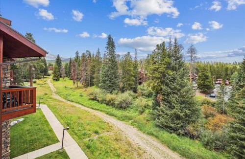 Four O'Clock Apartment | Pine Ridge 7E condo