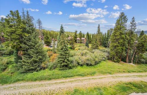 Four O'Clock Apartment | Pine Ridge 7E condo