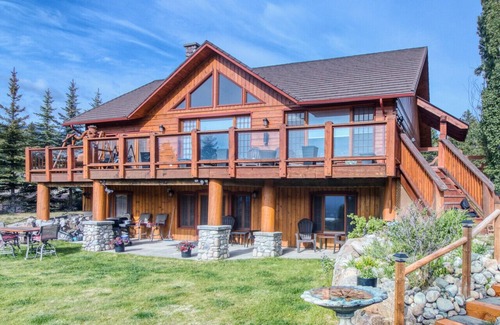 East Kootenay Condo | Pine Ridge | Log Home w/Lake View & Backyard