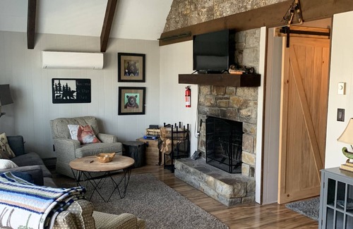 Beech Mountain Ski Chalet | Pine Ridge retreat on Beech Mountain, quiet with fireplace and mountain views!