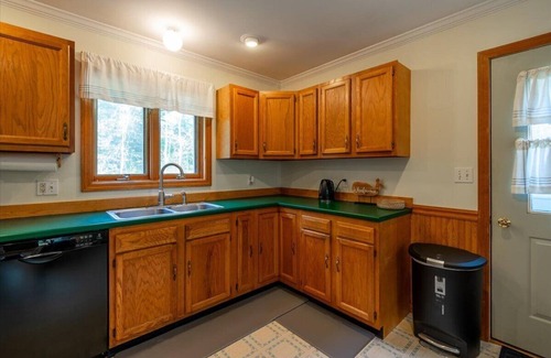 Boothbay House | Pine & Sea- Best of Both On Barter's Island
