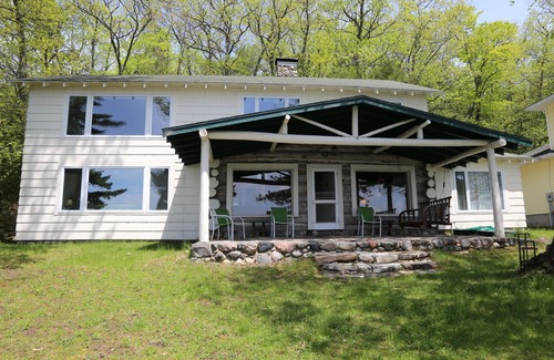 Forest Beach Cottage | Pine Trail Retreat - Cabin, Shared Beach Access