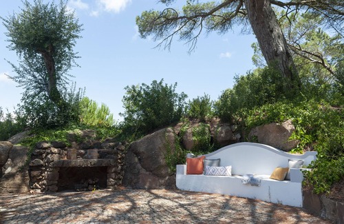 Sao Lourenco House | Pine tree House