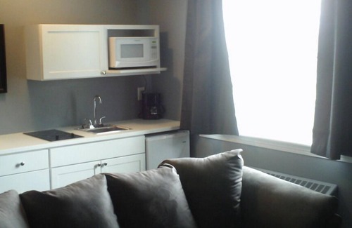 Bangor Hotel | Pine Tree Inn