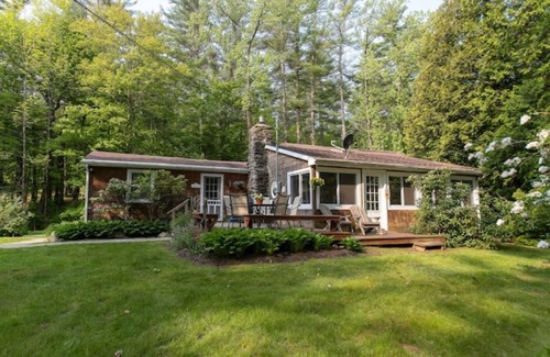 Great Barrington Cottage | Pine View Cottage, Berkshires Getaway Lake Buel w/lake rights. Pet friendly!