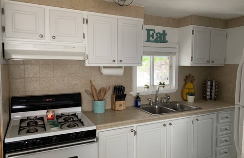 Key Largo Village House | PINEAPPLE HOUSE- WINTER 2026 AVAILABLE- Waterfront- Private Beach