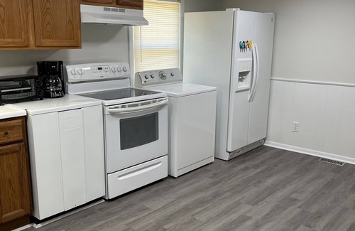 Leland House | Pineapple Inn(2322130).7 miles from downtown Wilmington