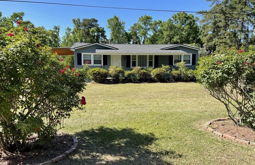 Leland House | Pineapple Inn(2322130).7 miles from downtown Wilmington
