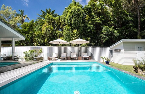 Port Douglas House | Pineapple Pete's Beach House | laid back luxury