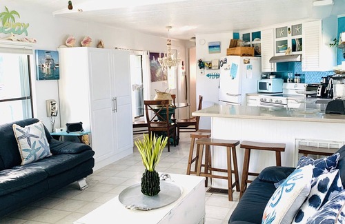 Tavernier House | Pineapple Point pet friendly paradise Islamoradann
