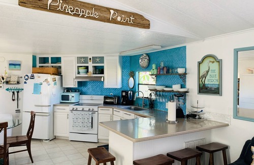 Tavernier House | Pineapple Point pet friendly paradise Islamoradann