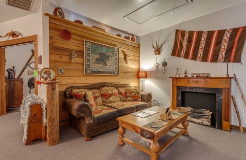 Norman Bed & Breakfast | Pinecone at Whispering Pines Inn