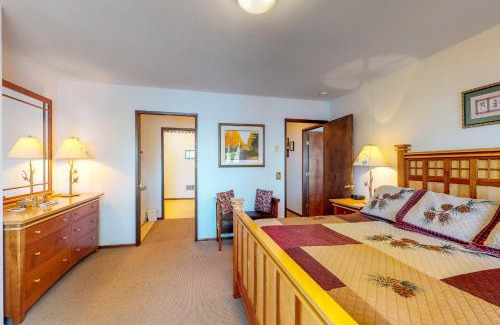 Eastsound House | Pinecone Cabin