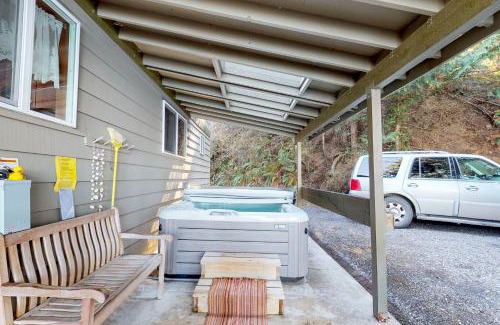 Eastsound House | Pinecone Cabin