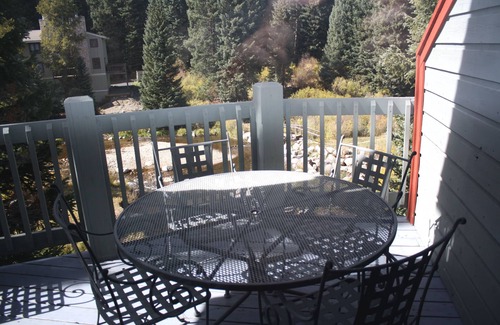 Warrior's Mark House | Pinecreek #I - 4 BR: Close to Town- Shuttle to Slopes- Pool & Hot Tub Access