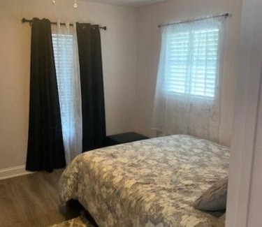 Bearss Plaza House | Pinecrest home away from home.